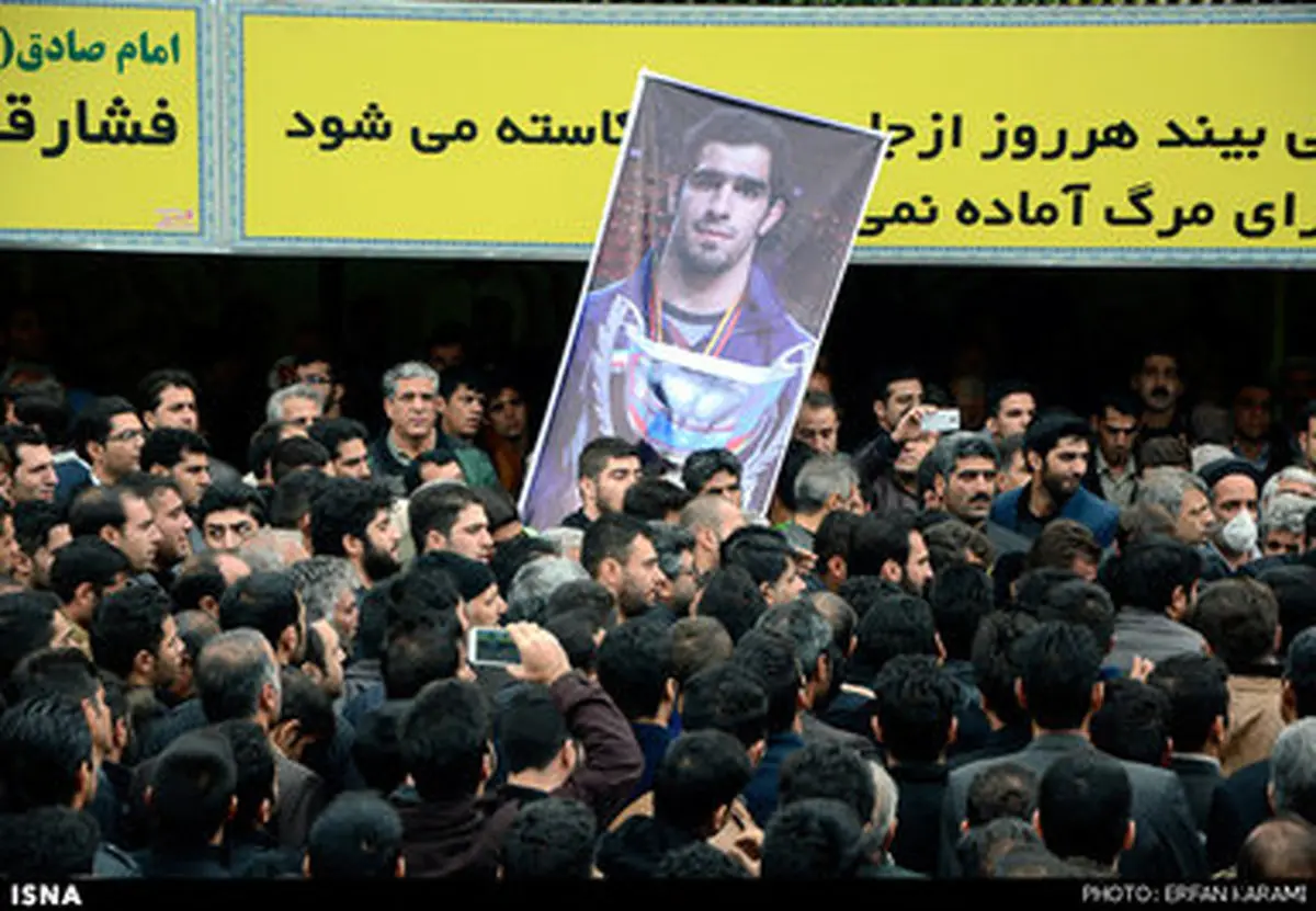 تشییع پیکر بابک قربانی « قهرمان کشتی »/ تصاویر