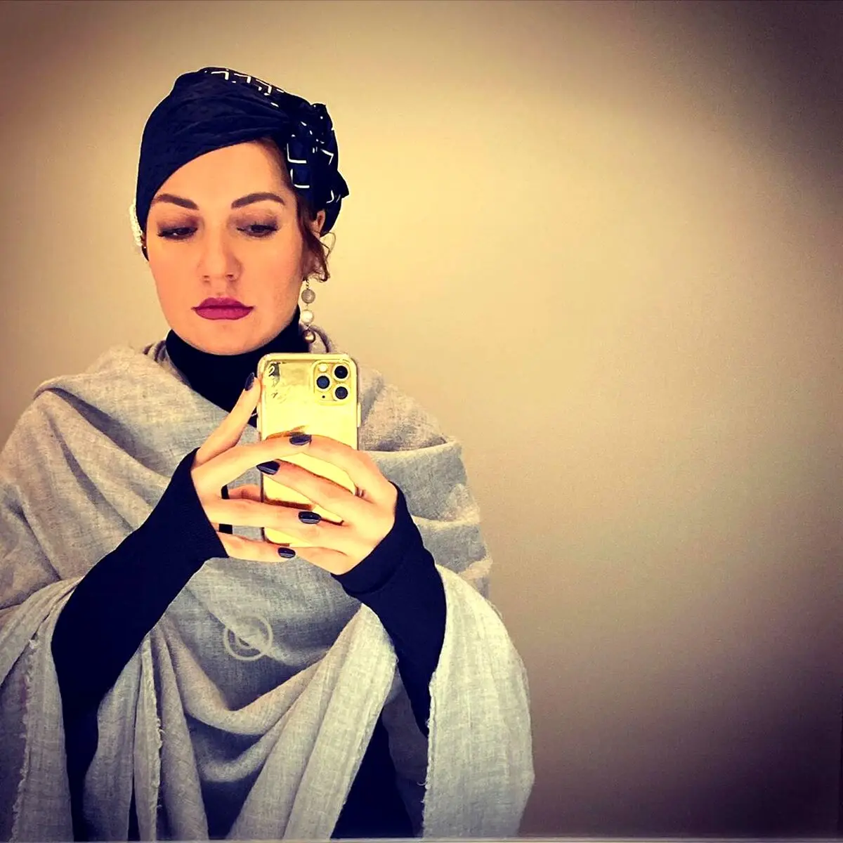 سلفی مهناز افشار با استایل متفاوتش