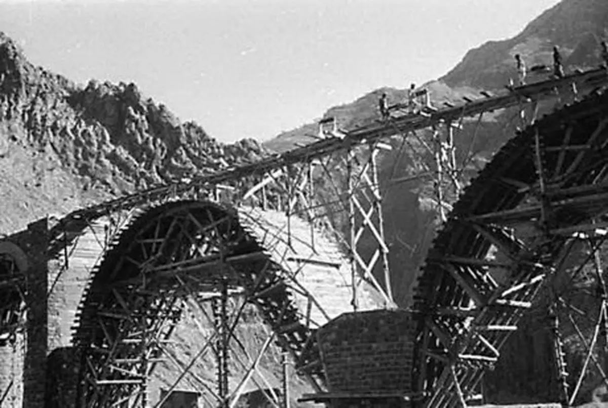 عکس / خاص‌ترین پُل ایران، در حال ساخت