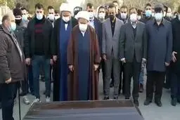 مراسم وداع و خاکسپاری غریبانه علی انصاریان؛ نماز عمو بر پیکر برادرزاده+فیلم