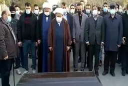 مراسم وداع و خاکسپاری غریبانه علی انصاریان؛ نماز عمو بر پیکر برادرزاده+فیلم
