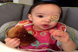 خلاقیت جالب پدر برای بیماری فرزند!/تصاویر