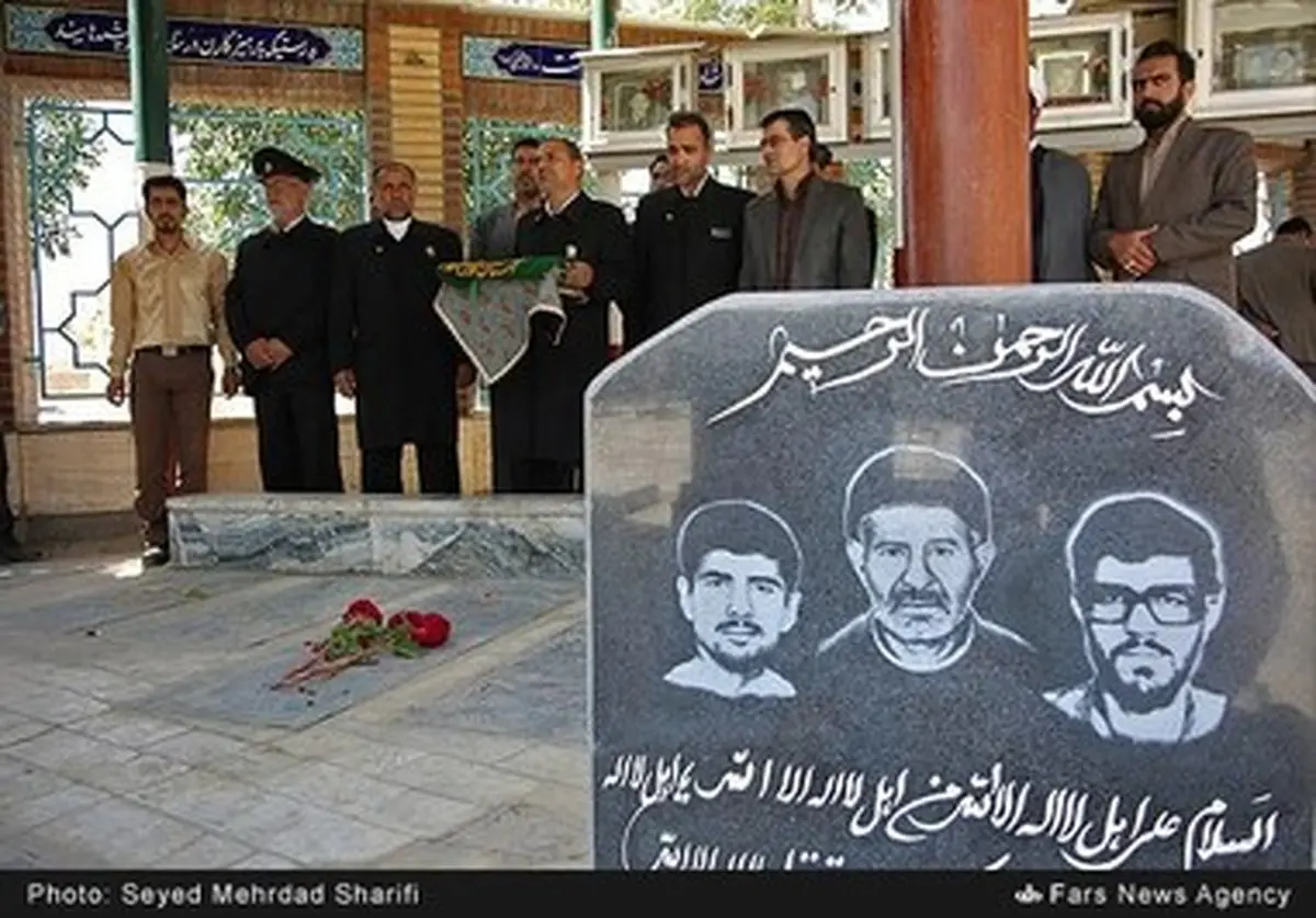 تصاویر استقبال مردم از کاروانی برای زیارت از راه دور امام رضا(ع)