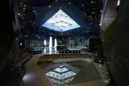 تصاویر دیدنی از زیباترین استخر آسیا در شهر اصفهان / تصاویر