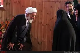ادای احترام متفاوت ناطق نوری به همسر آیت الله هاشمی/عکس