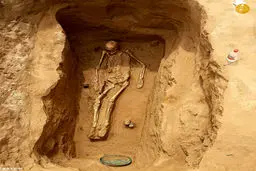 تصاویر: کشف اسکلت ۲۰۰۰ ساله شاهزاده ایرانی