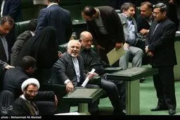 ظریف در کنار نماینده جنجالی مجلس/عکس