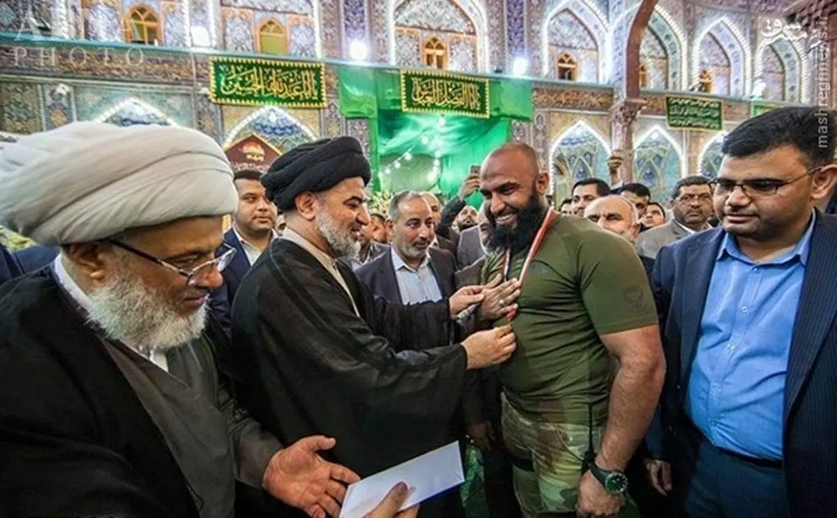 تقدیر از ابوعزرائیل در حرم حضرت عباس/عکس