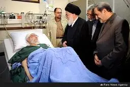 روایت تصویری از عیادت آیت الله هاشمی، برادران لاريجانی، احمدی نژاد، سيدحسن خمینی و... از رهبر انقلاب