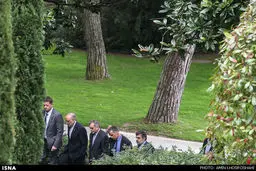 پیاده‌روی صبحگاهی ظریف، حسین فریدون و صالحی در میانه مذاکرات هسته‌ای /گزارش تصویری