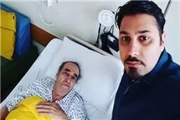 سلفی خواجه امیری با پدرش در بیمارستان/عکس