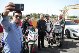 بازیگر مشهور سینما و تلویزیون در مسابقات موتور ریس/عکس