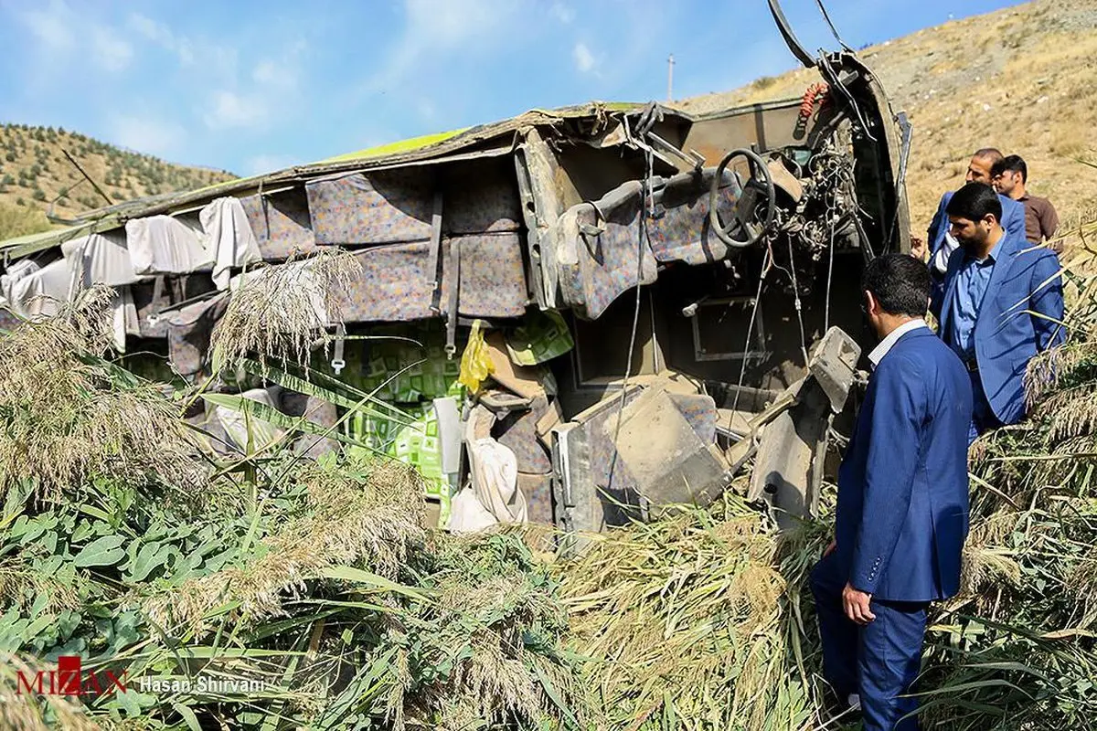 تصاویری از سقوط مرگبار  اتوبوس به دره ١٠٠ متری - جاجرود