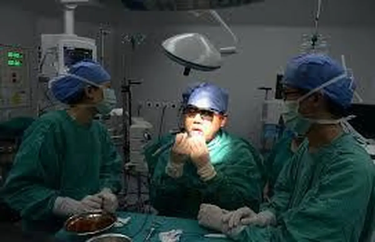 جراح چینی درمان خروپف را بر روی خود ابداع کرد+ عکس