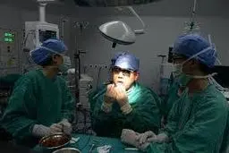 جراح چینی درمان خروپف را بر روی خود ابداع کرد+ عکس