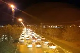 صف پمپ بنزین کرمانشاه پس از زلزله/عکس