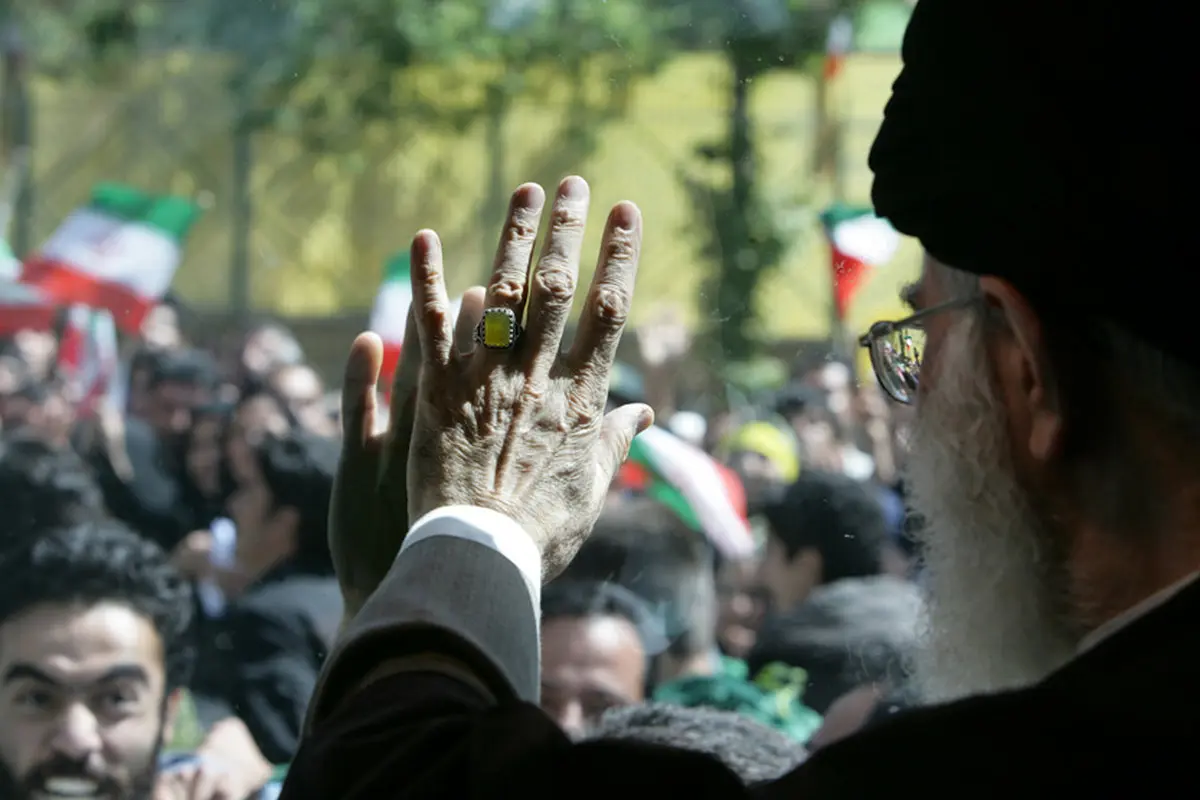 بازخوانی تاریخ/ سفر رهبر معظم انقلاب به کرج در مهرماه سال 76
