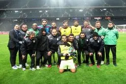 تصاویری از پایان تمرین ایران در یک هوای سرد/رفاقت در تیم ملی را در این عکس ها ببینید