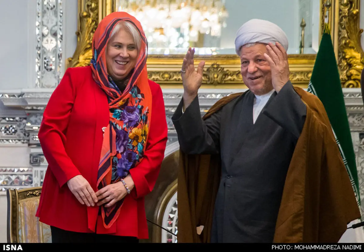 خنده های هاشمی و خانم وزیر در یک قاب/ عکس