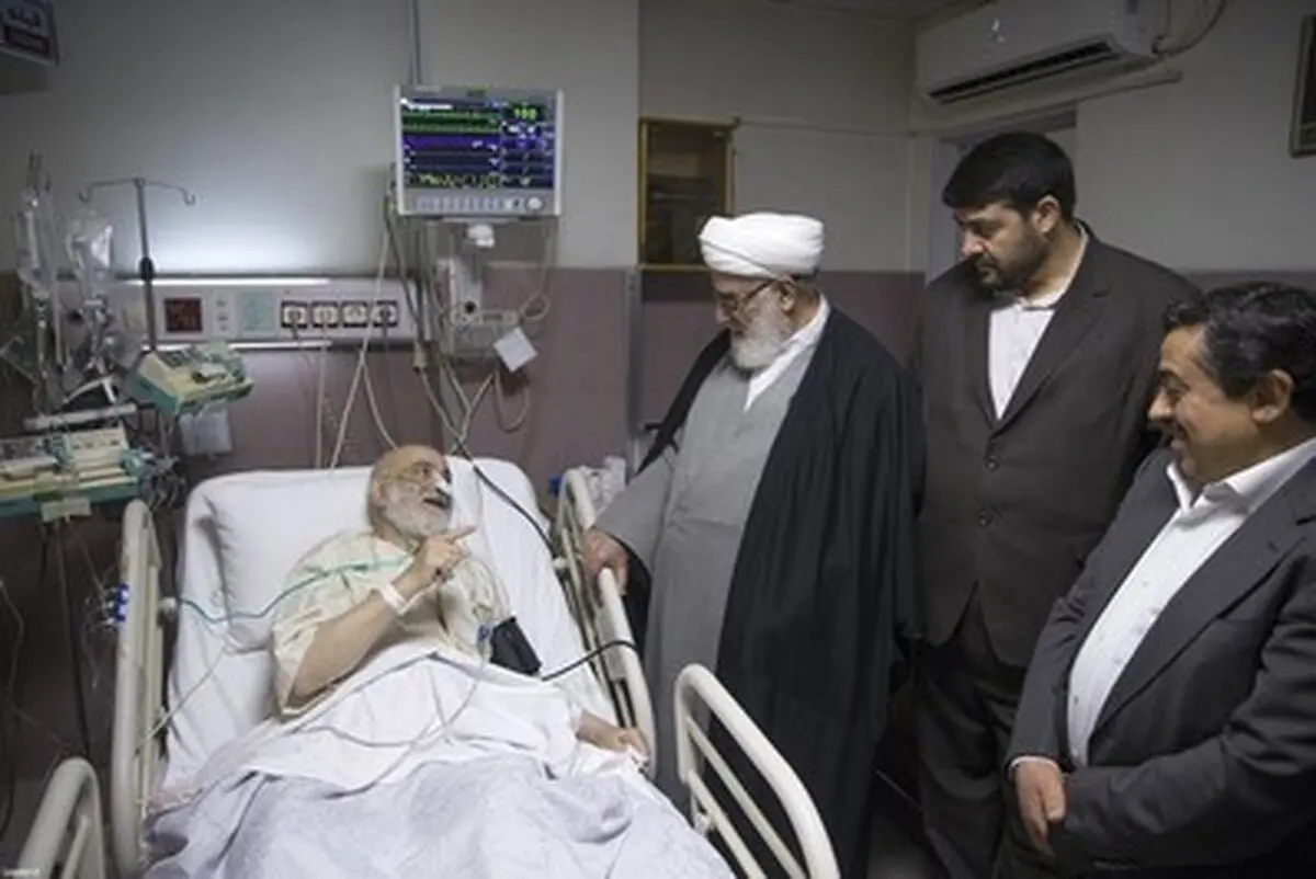 عیادت رئیس دفتر رهبر انقلاب از حجت الاسلام والمسلمین قرائتی/تصاویر