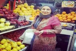 بهنوش خانم بختیاری در حال خرید میوه شب عید/عکس