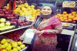بهنوش خانم بختیاری در حال خرید میوه شب عید/عکس