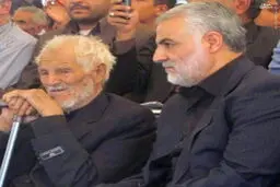 حاج قاسم سلیمانی در کنار پدر/ عکس