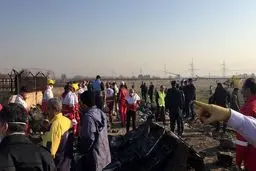 تیم‌های فنی در جستجوی جعبه‌ سیاه هواپیما / اتمام جمع‌آوری اجساد تا ۳۰ دقیقه دیگر + عکس