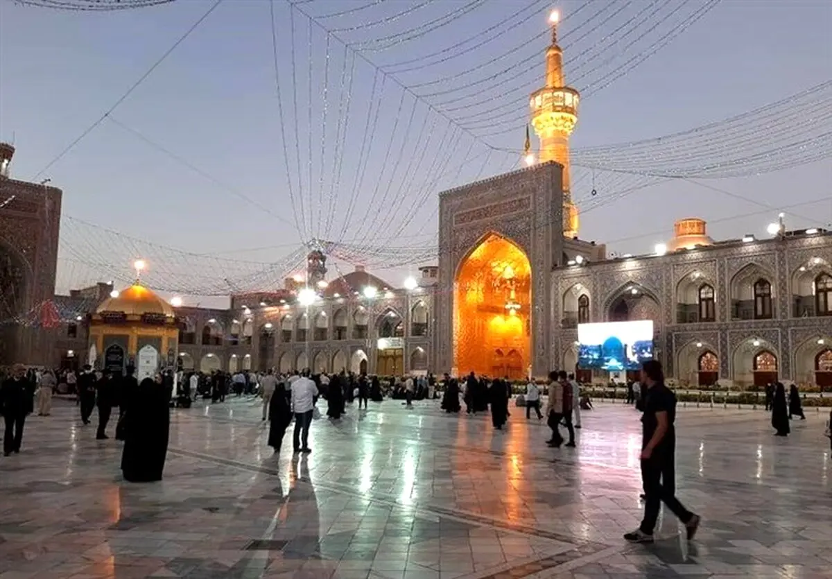 روایتی از لحظه بازگشایی حرم مطهر رضوی/ حدیث دل به زبان نگاه می‌گویم