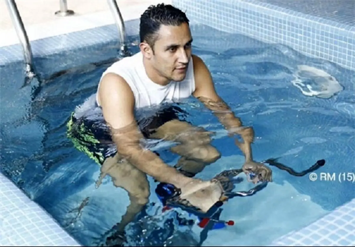 تمرین ویژه دروازه‌بان رئال مادرید برای آمادگی در ال‌کلاسیکو+عکس