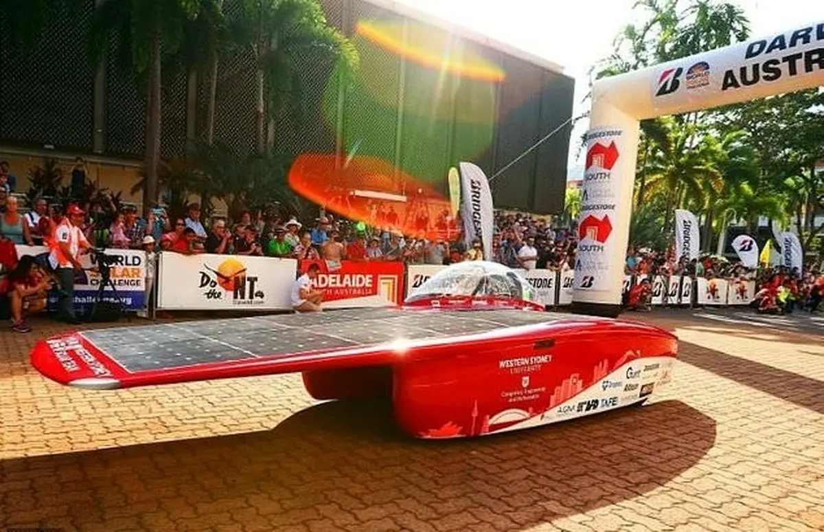 روایت تصویری از یک رقابت مهیج بین خودروهای خورشیدی