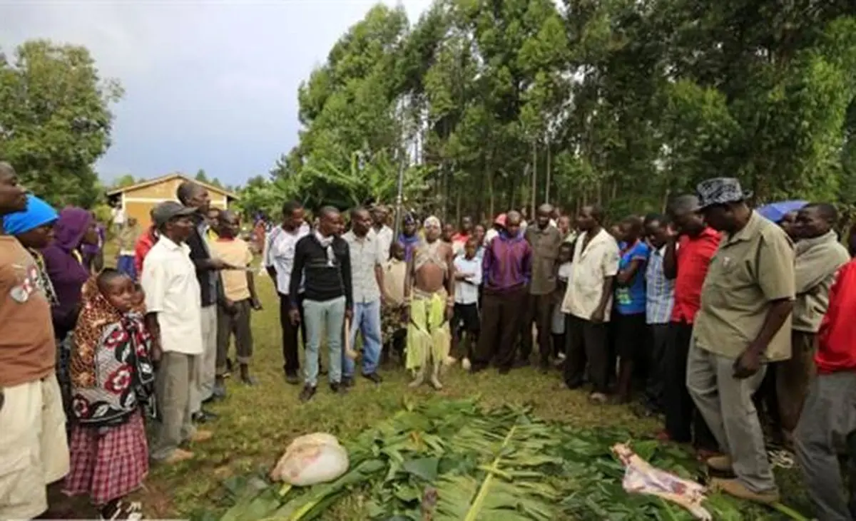 سنت عجیب ختنه در قبیله ای در غرب کنیا (عکس16+)