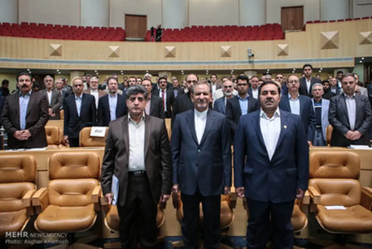 حواشی برگزاری یک همایش با حضور جهانگیری/تصاویر