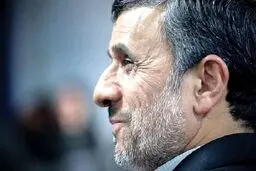حرکت محمود احمدی‌نژاد به طرف ستاد انتخابات وزارت کشور

