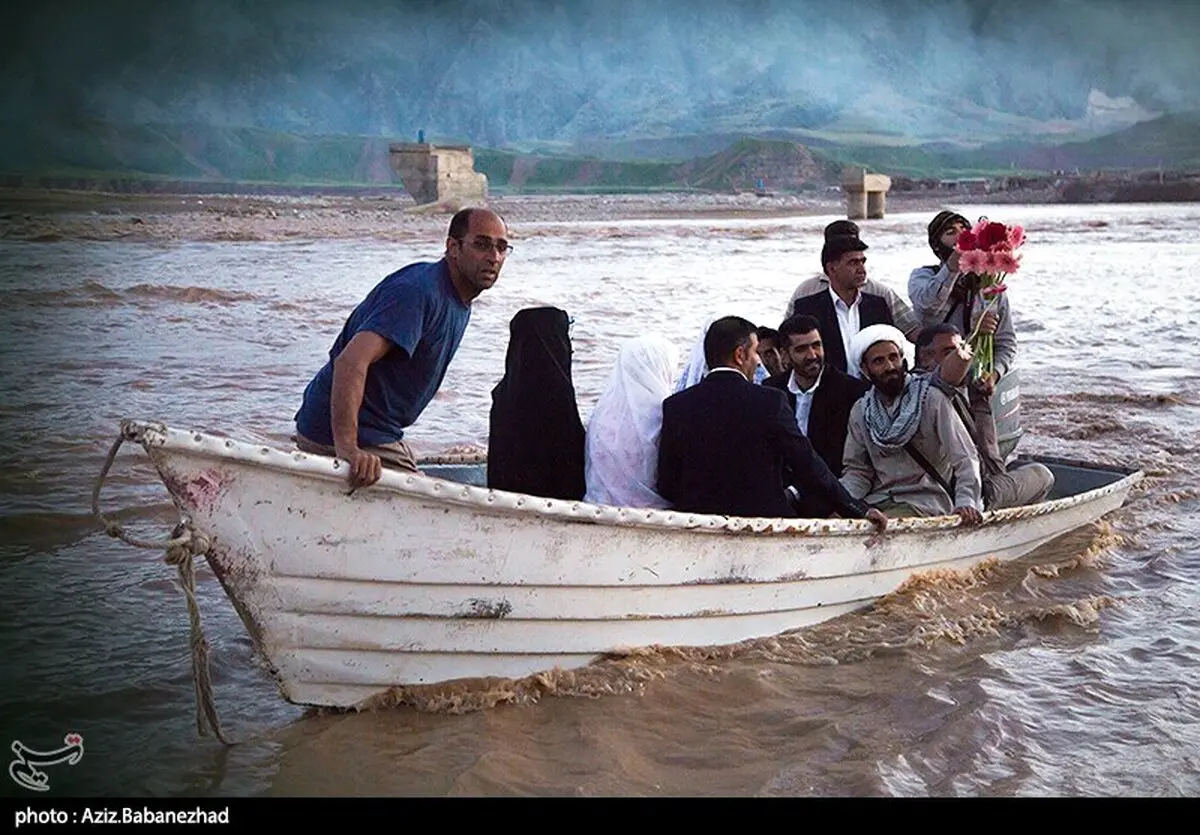 تصاویر: جشن عروسی در روستای سیل زده چم مهر پلدختر