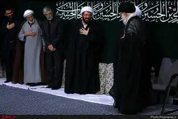 لاریجانی، سردار سلیمانی، حدادعادل، وزرای دولت و ...در مراسم عزاداری شب عاشورا با حضور رهبری/تصاویر