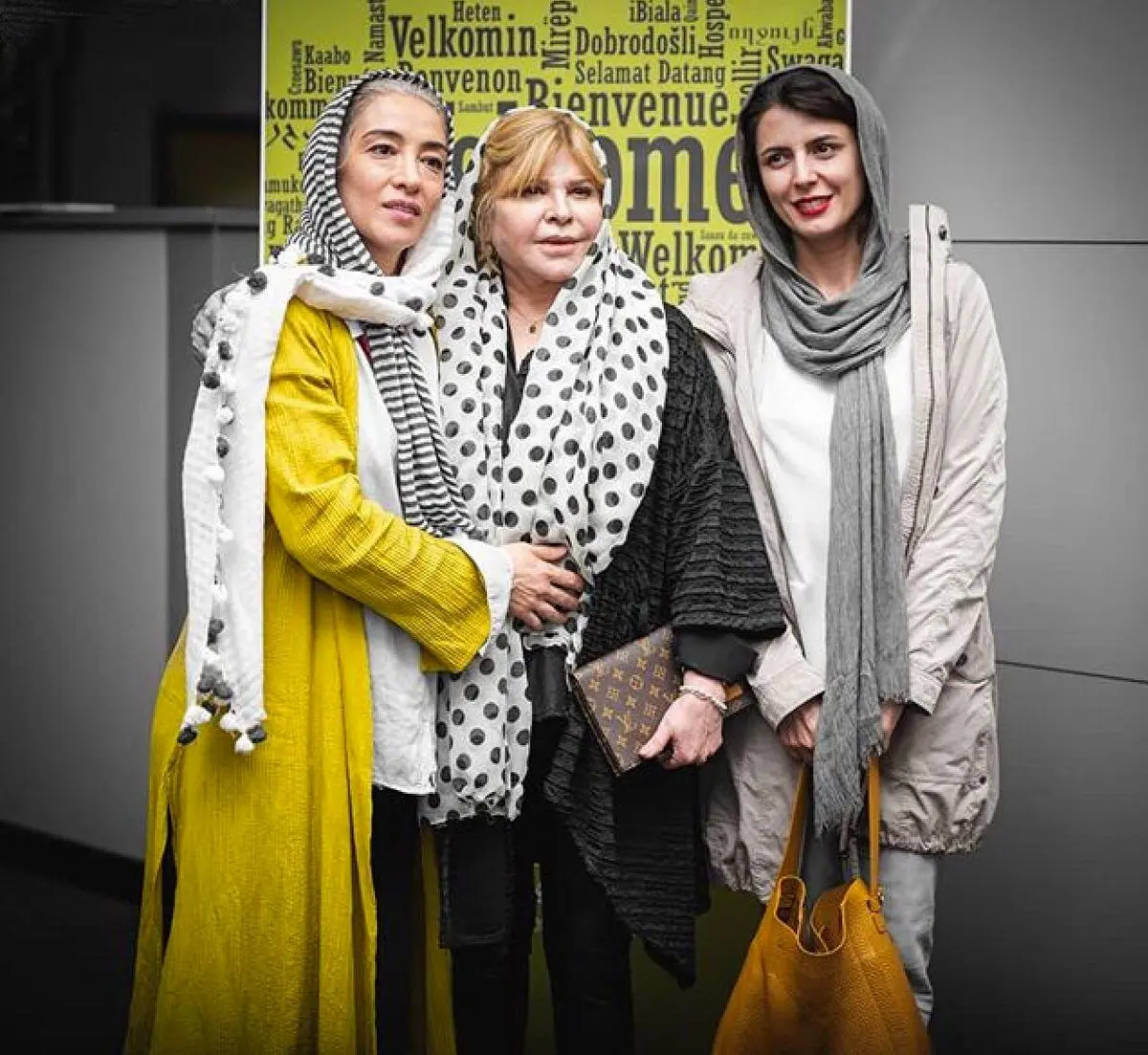 پانته آ پناهى در كنار ليلا حاتمى و مادرش/عکس