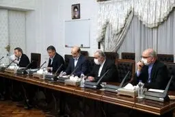 پای ماسک به جلسه مدیریت بحران کرونا هم رسید+ عکس