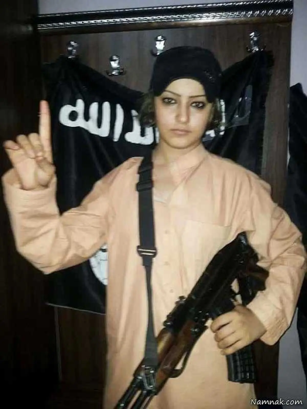 دختر داعشی کشف حجاب کرد + عکس