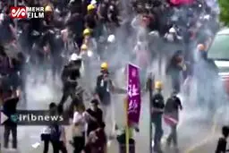 ببینید: درگیری‌ بین تظاهرکنندگان و پلیس در هنگ‌کنگ