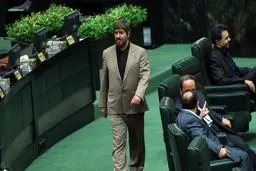 علی مطهری در گفتگو با «نامه نیوز»؛ معتدلین اصولگرا و اصلاح طلب می توانند با هم همکاری بیشتری داشته باشند /لاریجانی، ناطق و عارف گزینه های مناسبی برای مذاکره بین دو جریان هستند /تندروهای اصولگرا نگاه بدی به اصلاح طلبان دارند