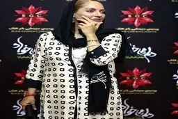 تیپ و ژست خاص مهناز افشار در یک دورهمی/عکس