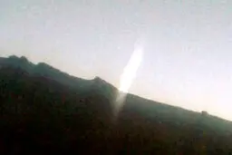 شی نورانی در آسمان دماوند و بومهن مشاهده شد+عکس