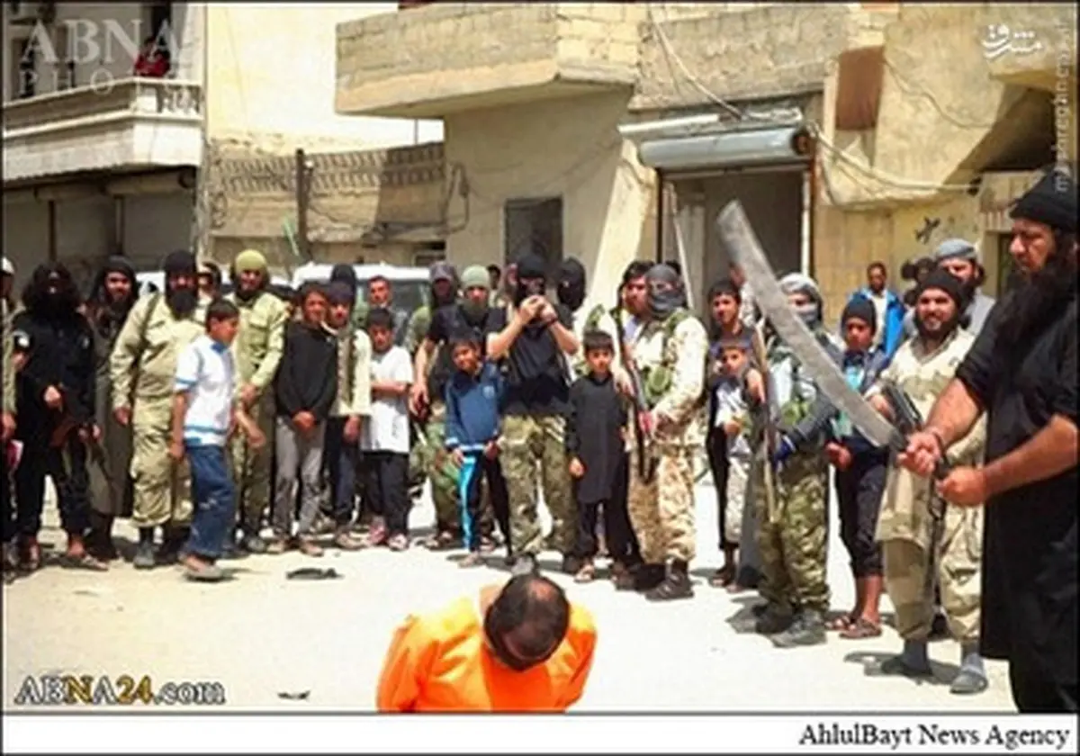 گردن زدن مرد سوری به دست داعش(18+)/تصاویر