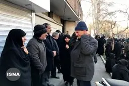عکس / حضور مصطفی تاجزاده و فخرالسادات محتشمی‌پور در مراسم تشییع پیکر سپهبد سلیمانی