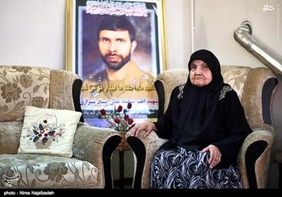 عیادت از مادر شهید صیاد شیرازی/تصاویر