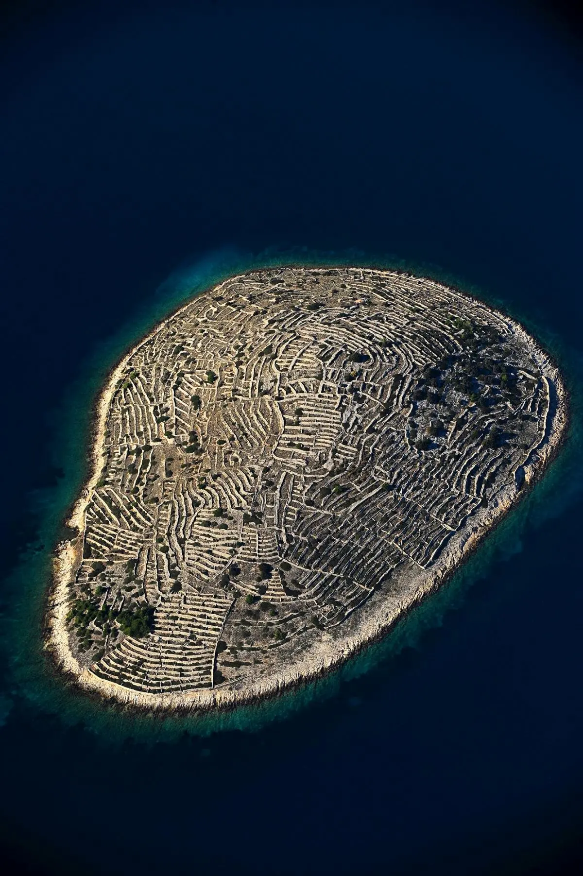 جزیره انگشتی در ایسلند! / عکس