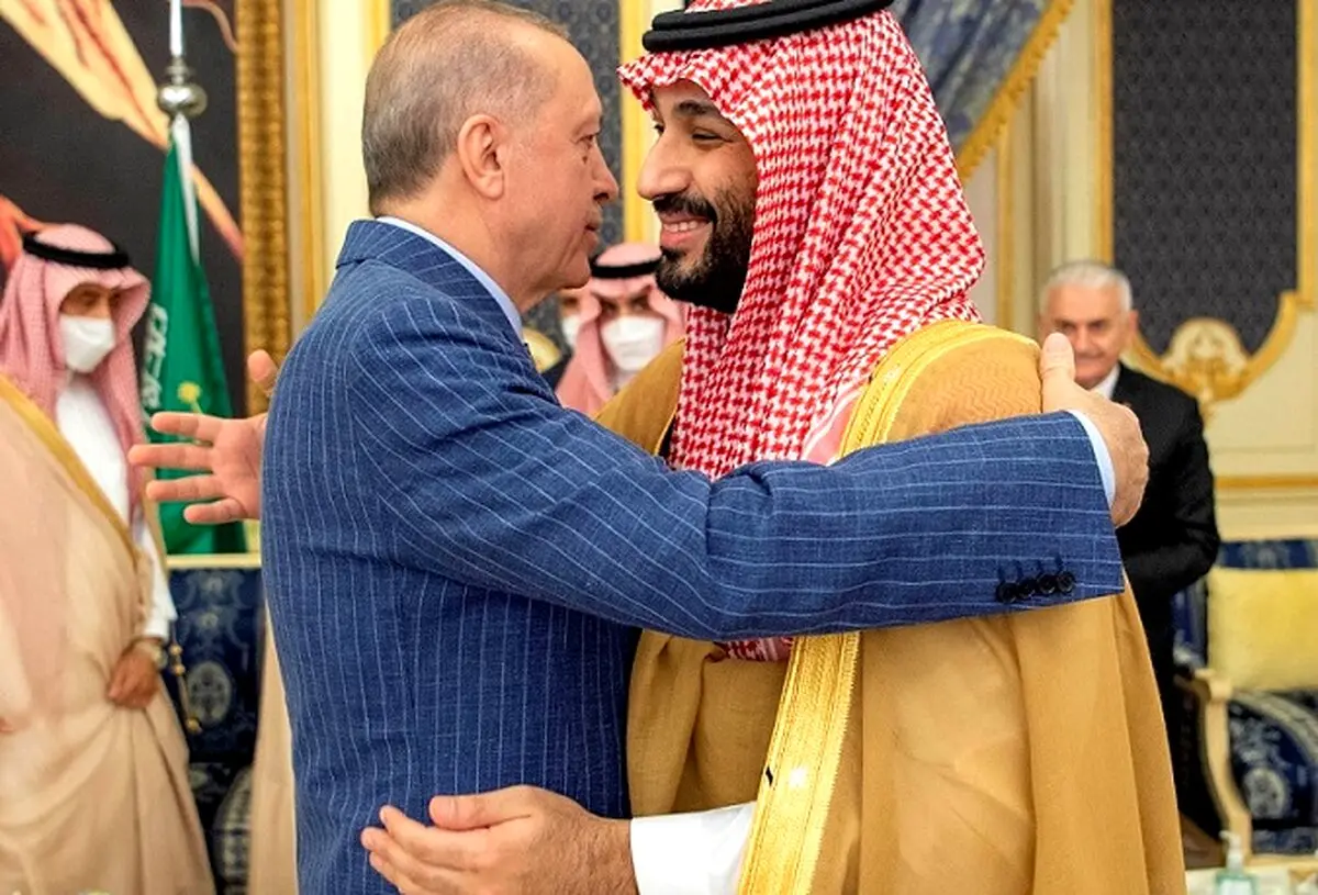 یک بغل گرم با طعم توطئه علیه ایران! |چرا بن سلمان و اردوغان یکدیگر را در آغوش گرفتند؟