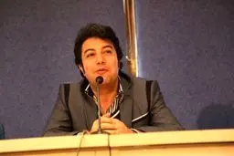 گفت‌و‌گو با نادر برهانی مرند کارگردان نمایش «پاییز» / تئاتری برآمده از دل جامعه