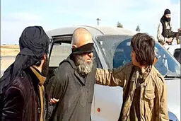 داعشي‌ها یک جادوگر را گردن زدند/تصاویر